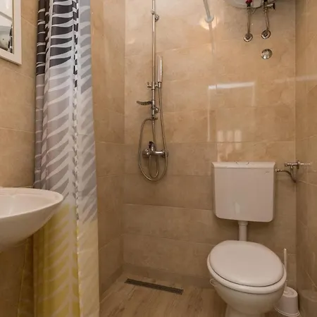Bradas-double With Shared Bathroom No3 Appartamento *